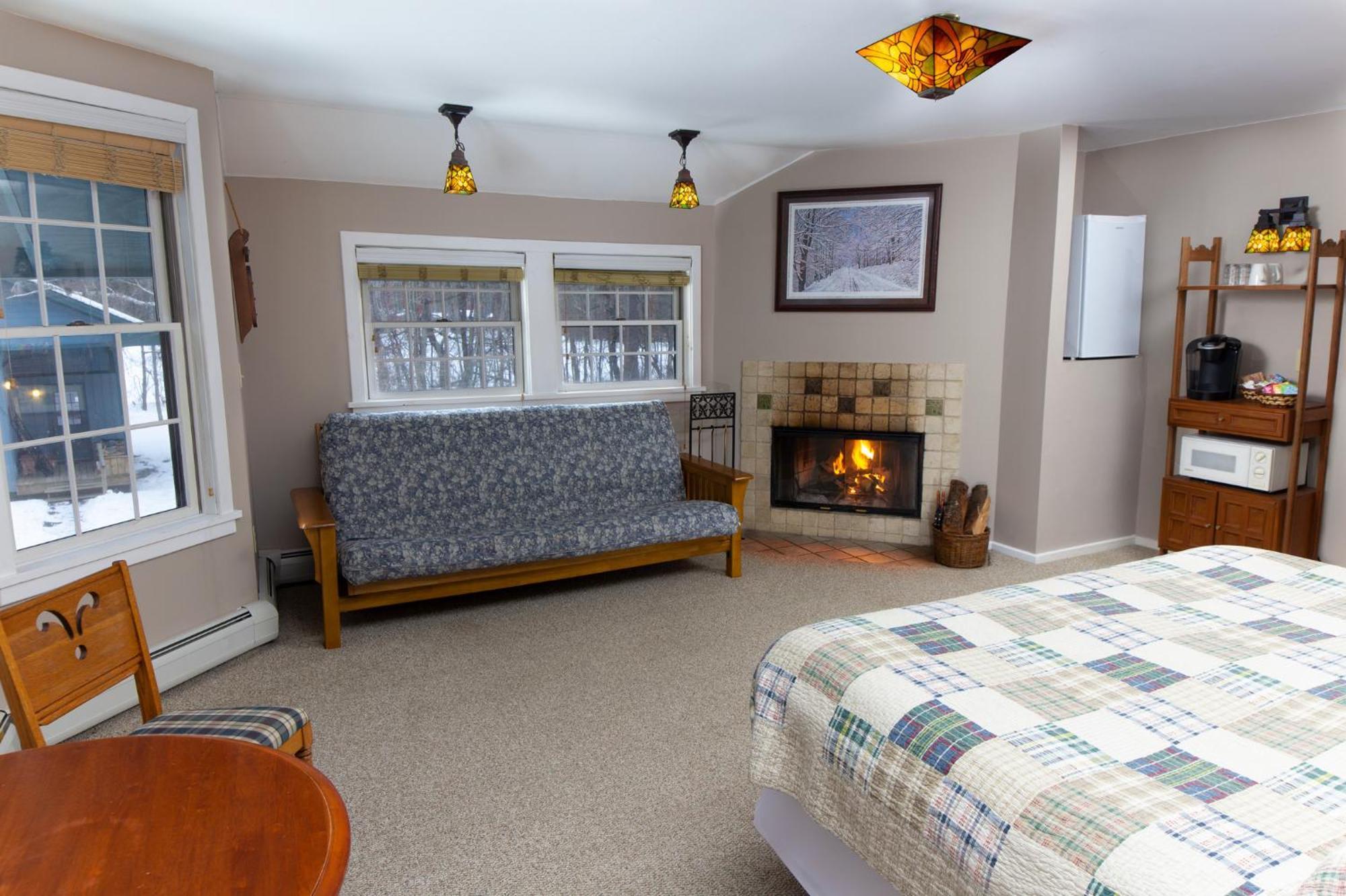 Trails End Inn Keene Valley Екстер'єр фото