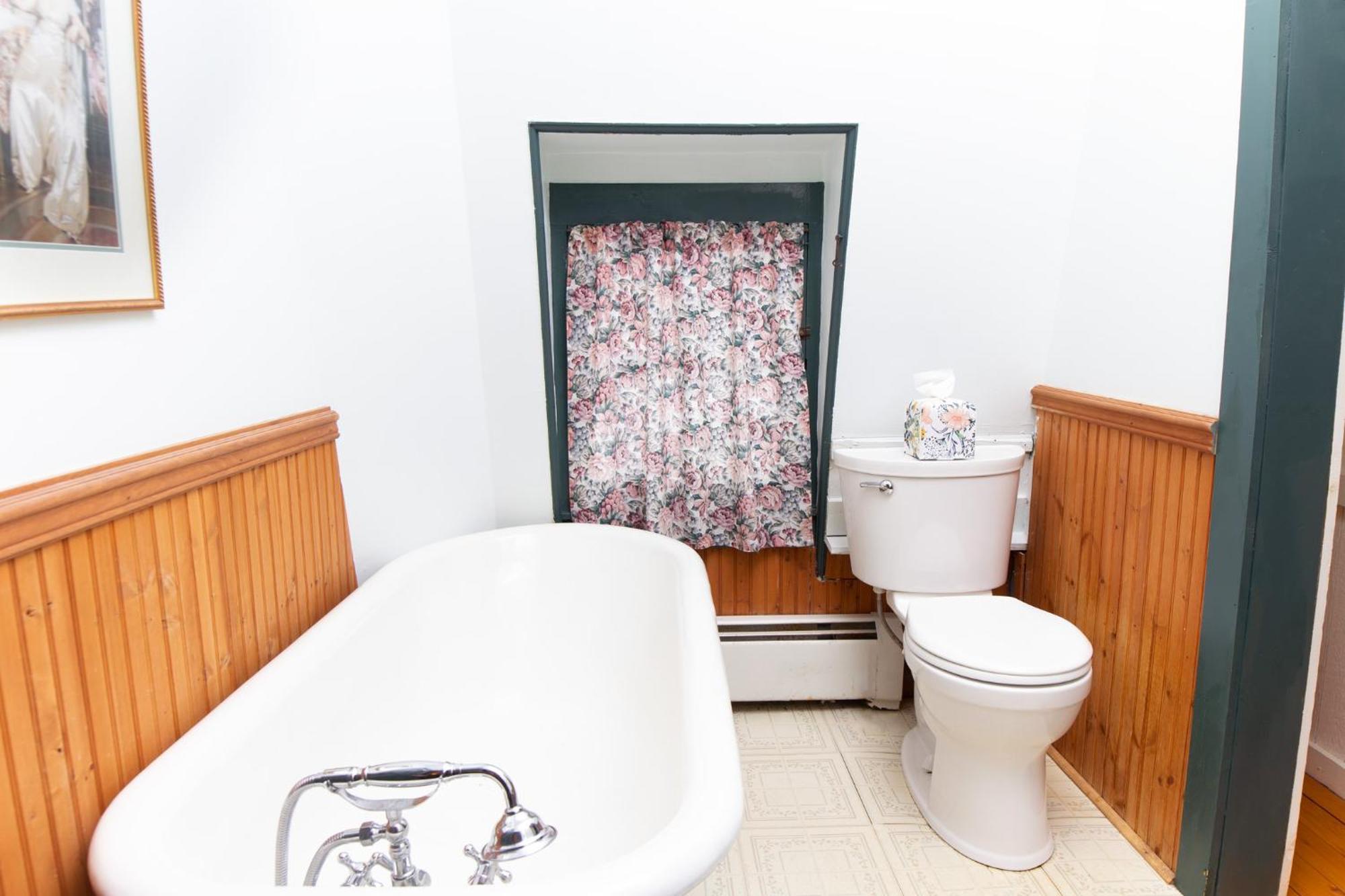 Trails End Inn Keene Valley Екстер'єр фото