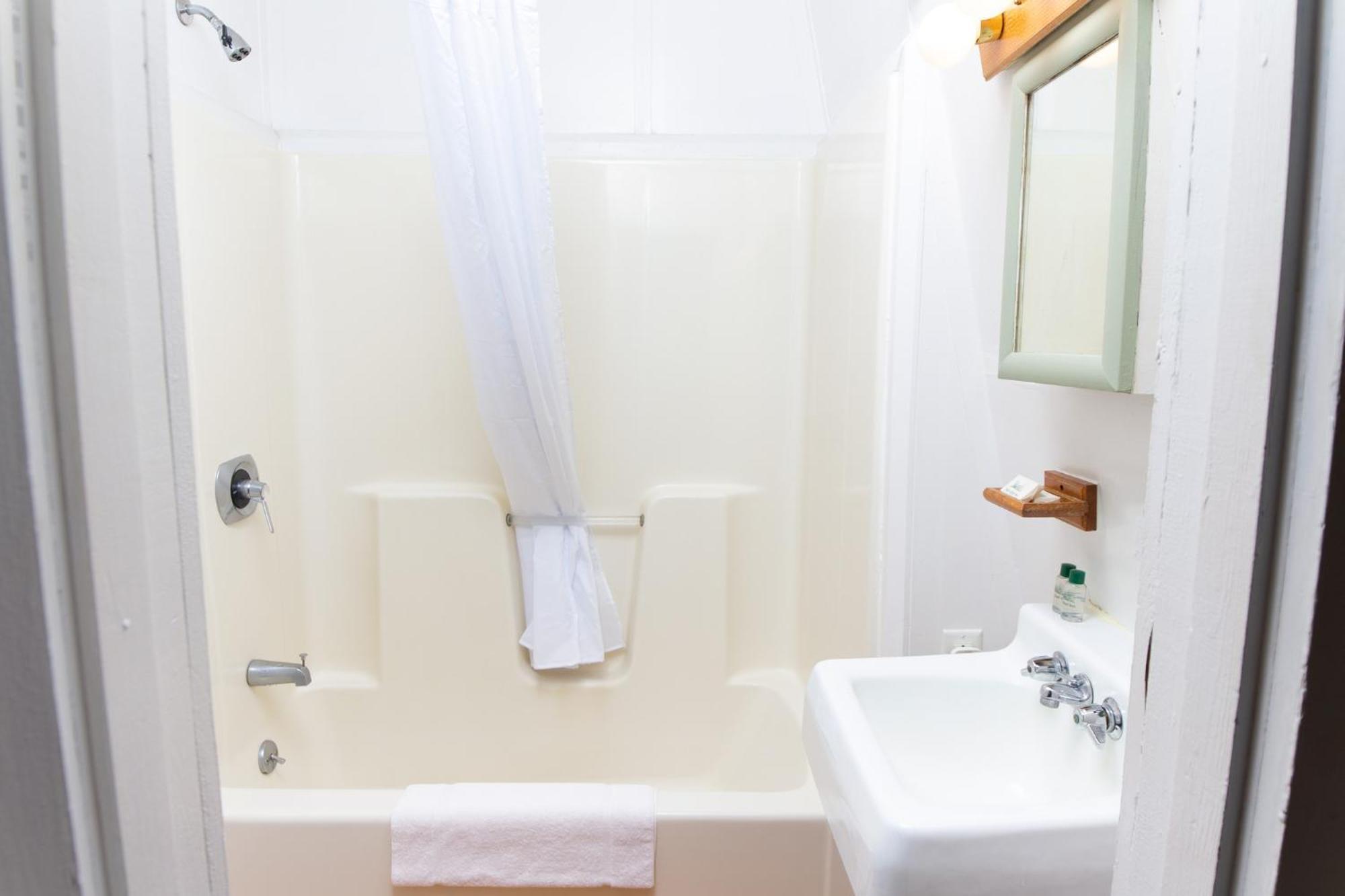 Trails End Inn Keene Valley Екстер'єр фото