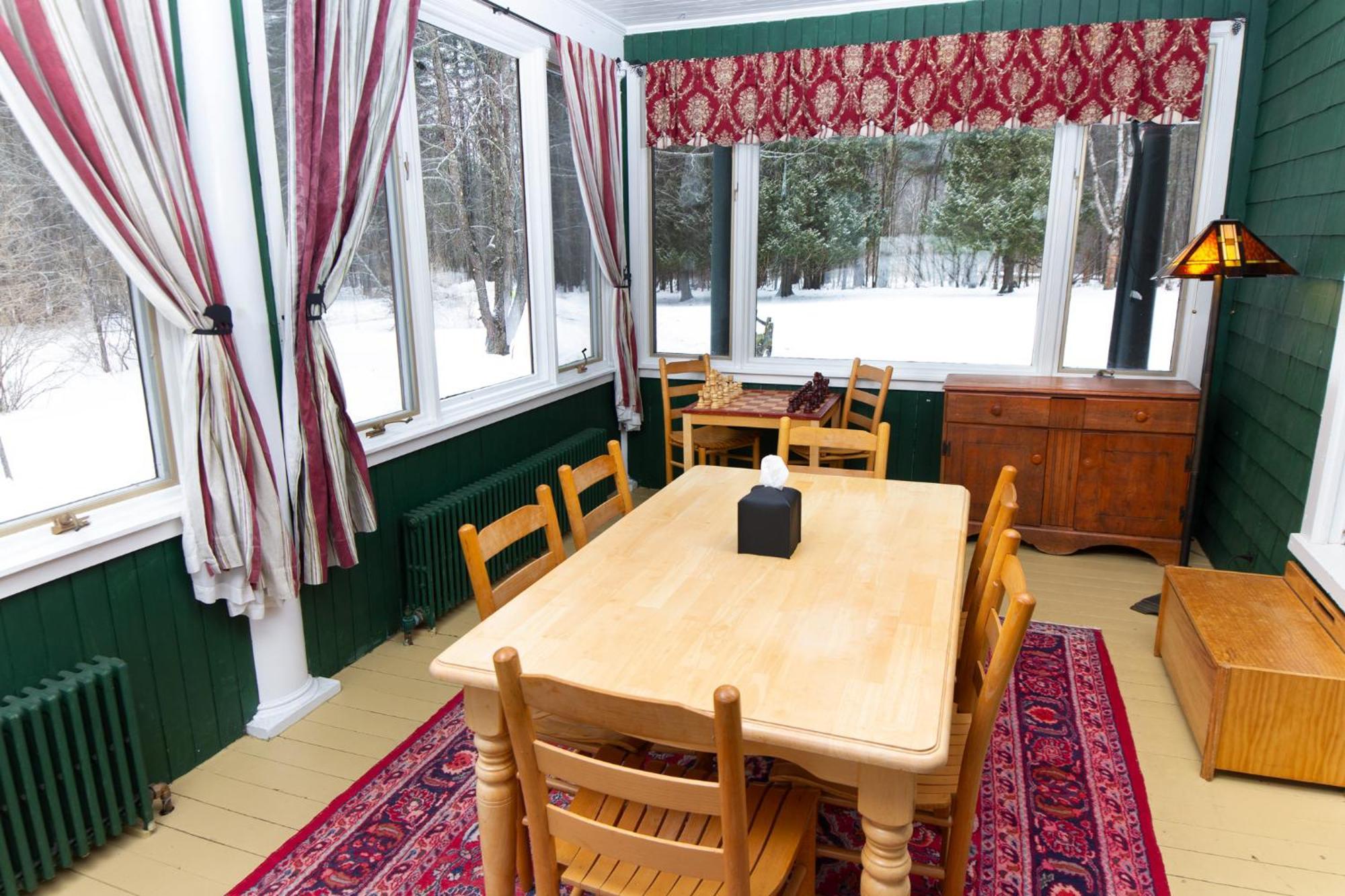 Trails End Inn Keene Valley Екстер'єр фото