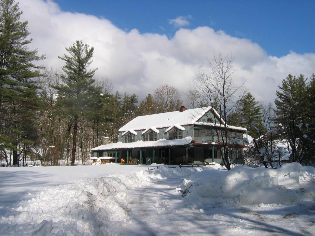 Trails End Inn Keene Valley Екстер'єр фото